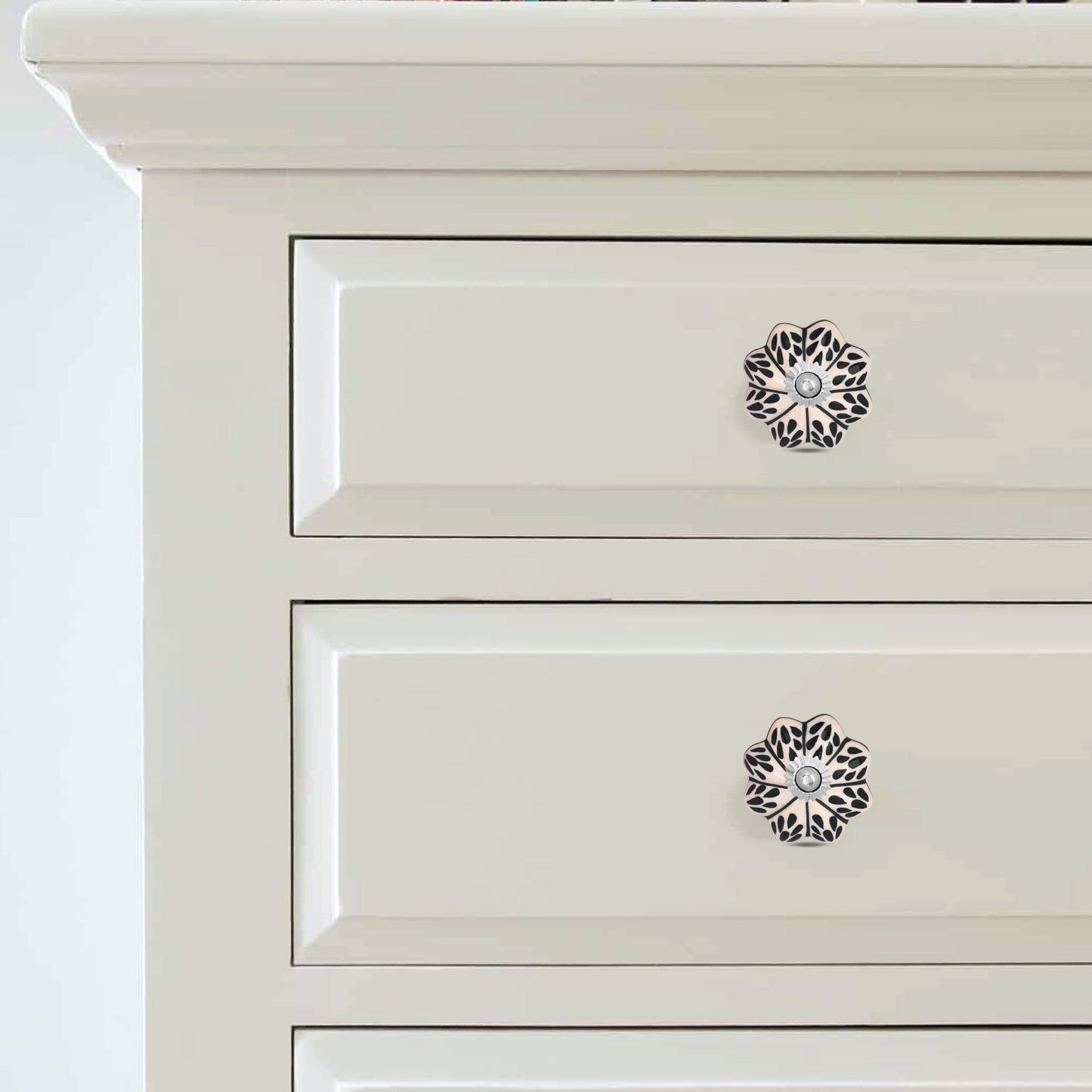Flower Shaped Leaf Design Knobs