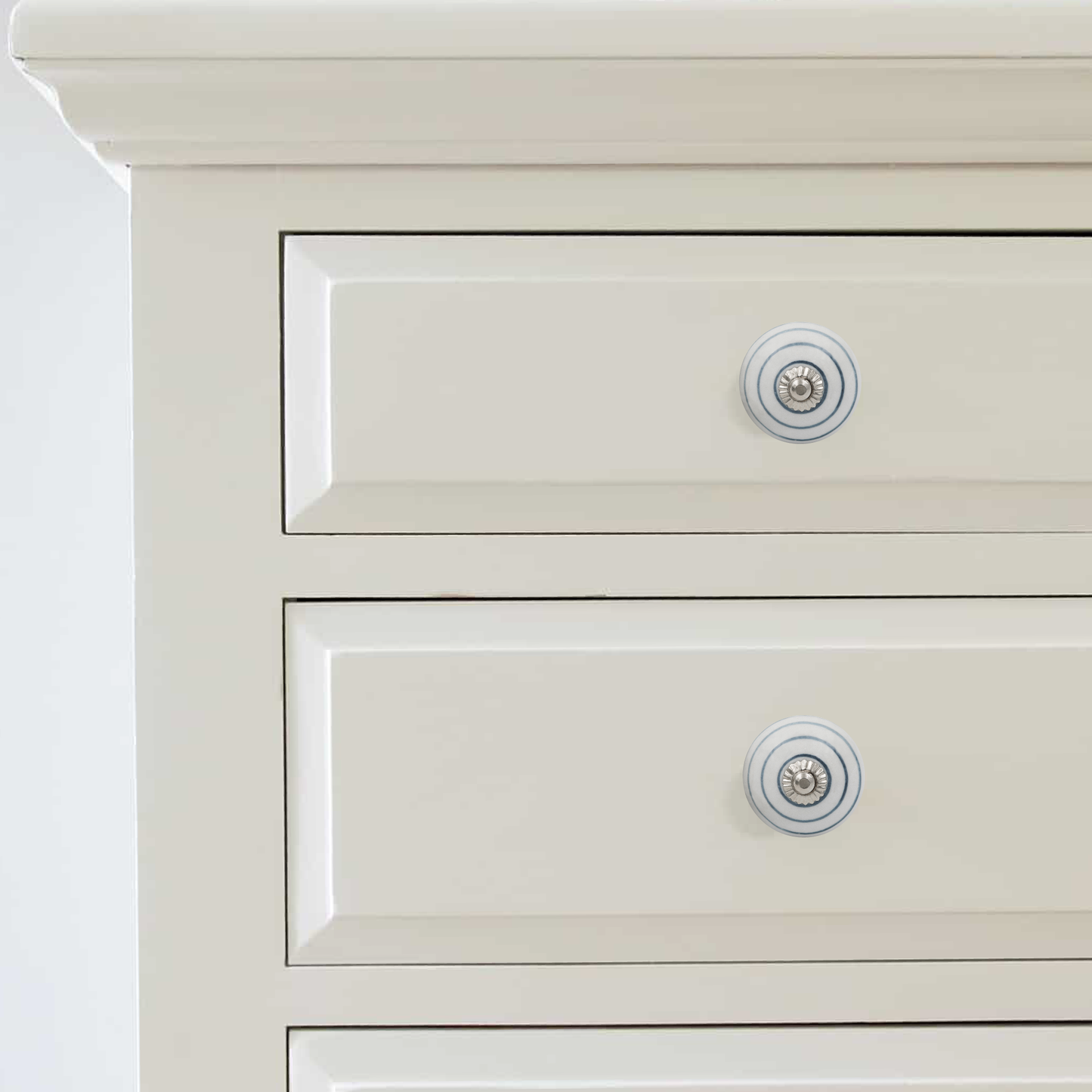 Eternal Charm White and Blue Circle Knob
