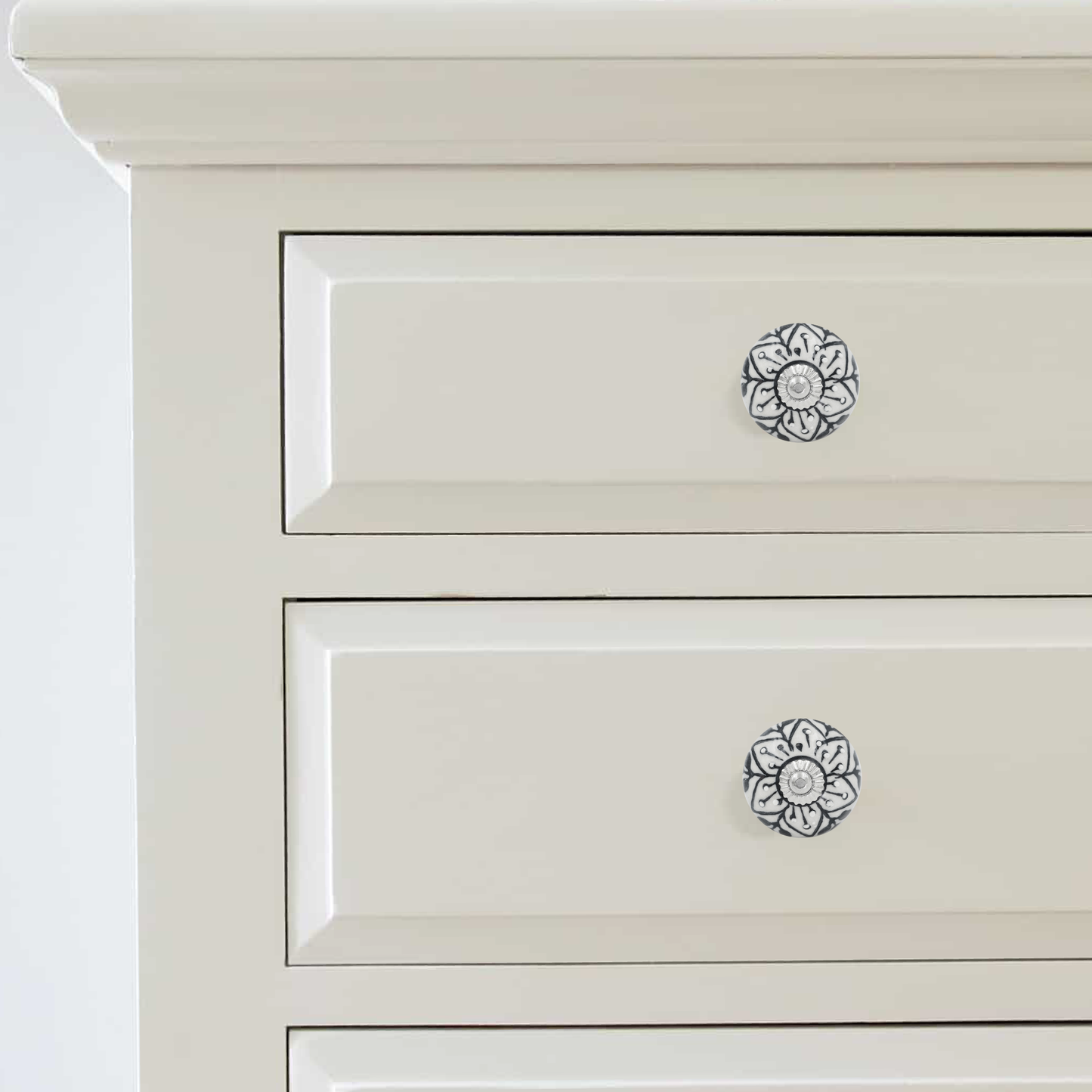 Blossoming Elegance Crystal Flower Knob